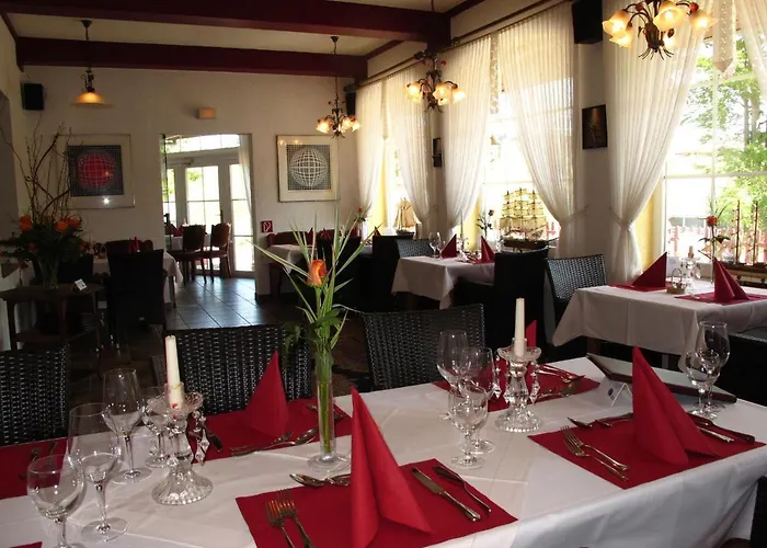 Seehotel Loenoe 호텔 다메